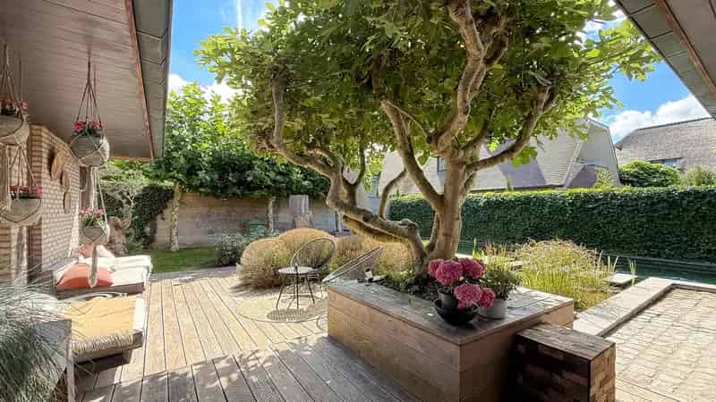Huis te huur Knokke: Villa met praktijkruimte en tuin
