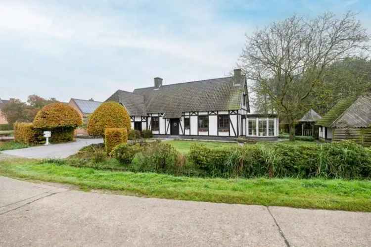 Te koop charmante villa met 4 kamers en tuin in Schilde