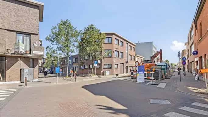 Kantoorgebouw te koop Merksem 540m²