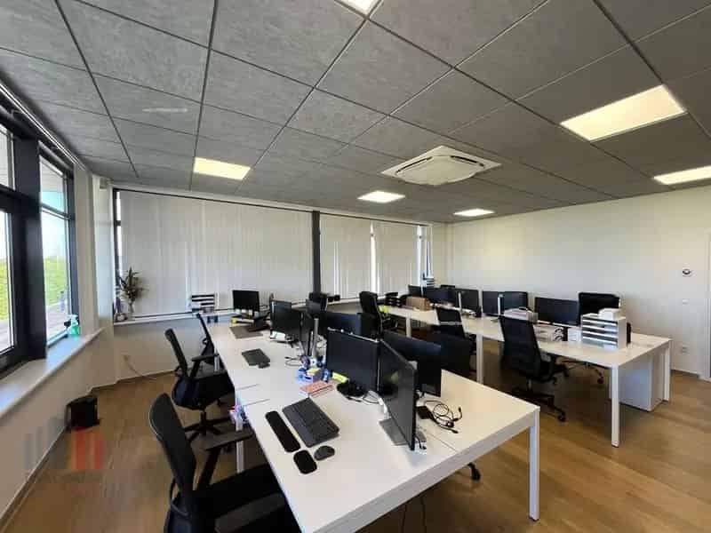 Kantoorruimte te huur Sint-Denijs-Westrem 339m²