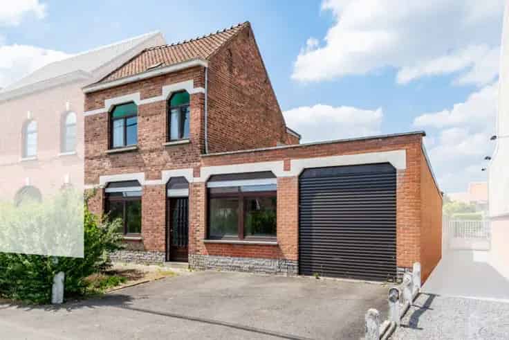 Huis 3 slaapkamers te renoveren met garage en tuin