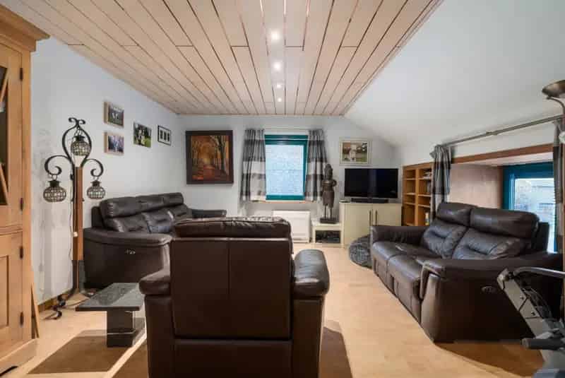 Woning met handelspand te koop in Sleidinge