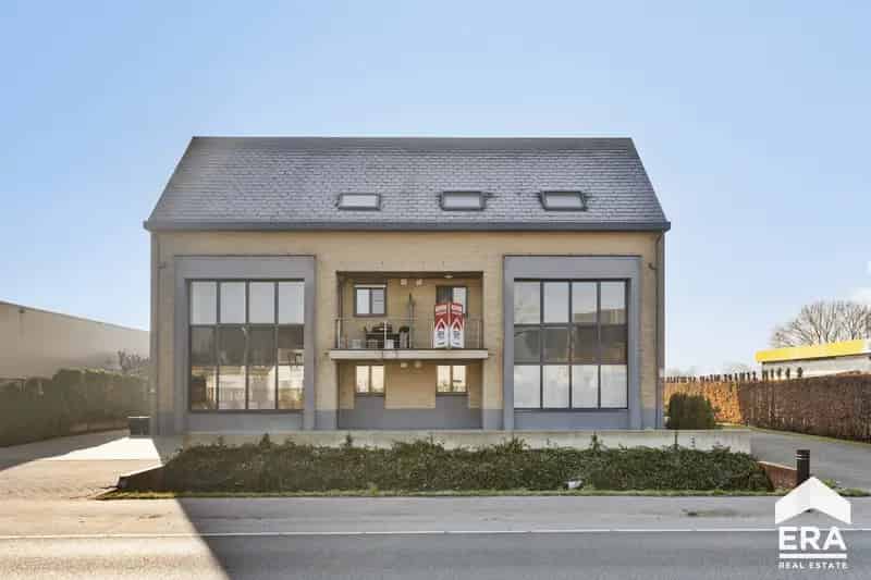 Ruim appartement te koop in Geel met garage