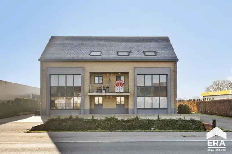 Ruim appartement te koop in Geel met garage