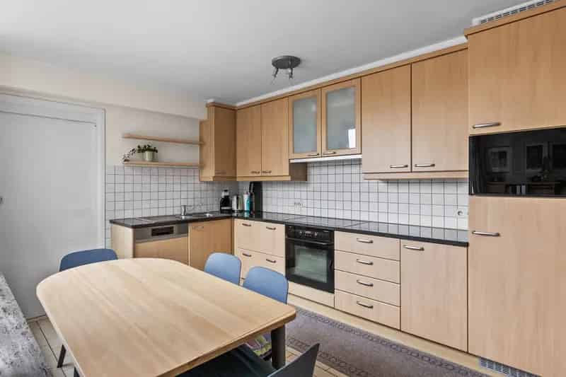 Zeer ruime 5-slaapkamer woning te Sint-Kruis
