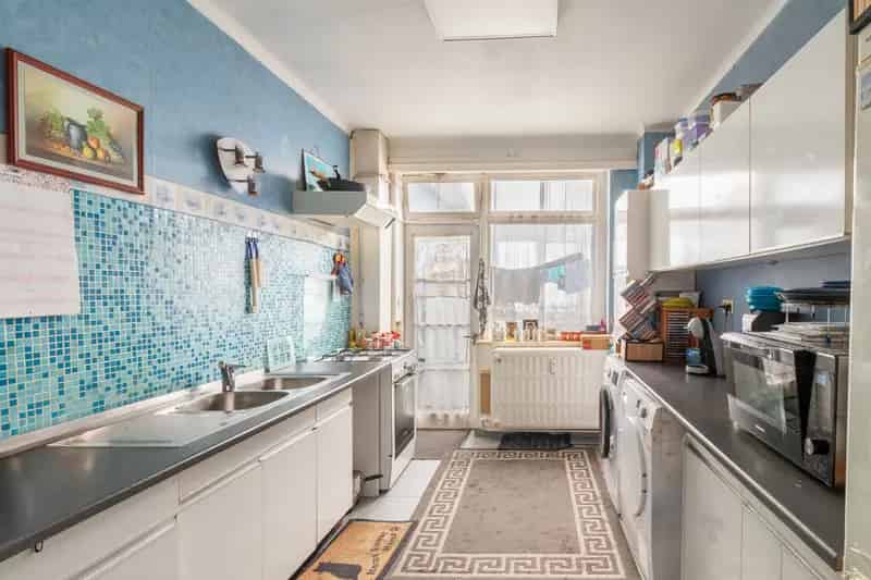 Te renoveren appartement Mortsel centrum 2 slaapkamers