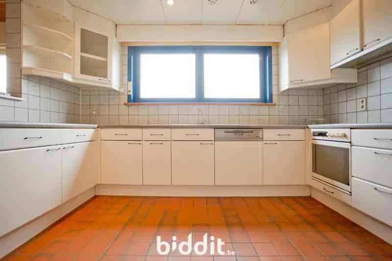 Woning met Tuin en Bos nabij E40