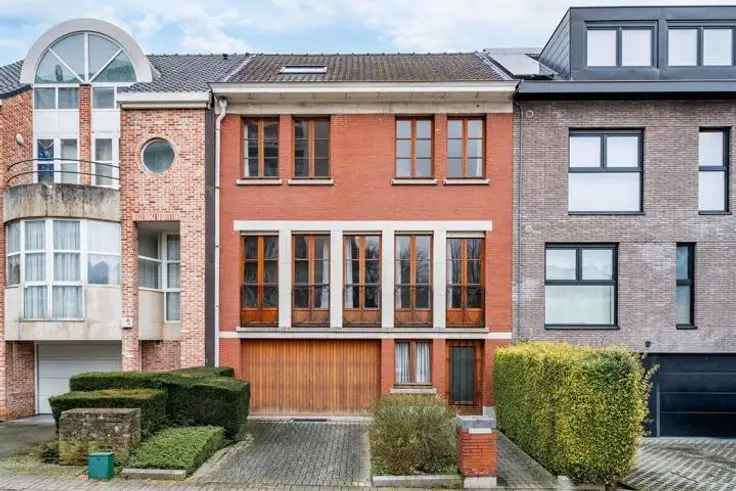 Huis te koop in Sint-Pieters-Woluwe met 4 slaapkamers en tuin