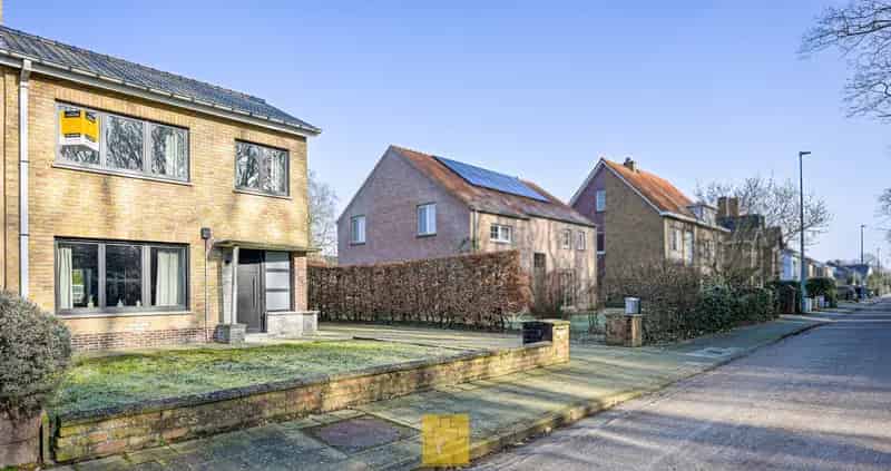 Huis te huur nabij station - Grote tuin - Te renoveren