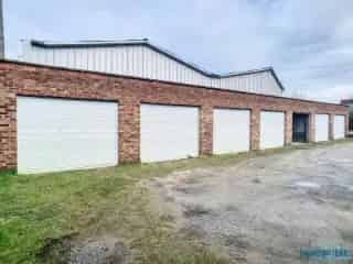 7 Garages en 2 Parkeerplaatsen te Koop Ans
