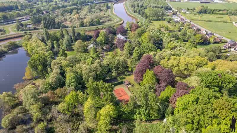 Uniek domein Hof Van Lachenen: 2 villa's te koop in Lier