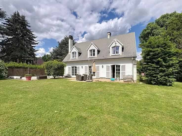 Villa Te Koop 200m2 5 Slaapkamers Zwembad