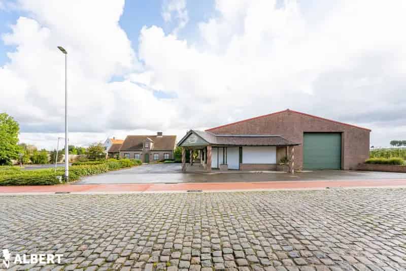 Unieke Villa met Loods 7334m² te Hooglede Nabij Roeselare