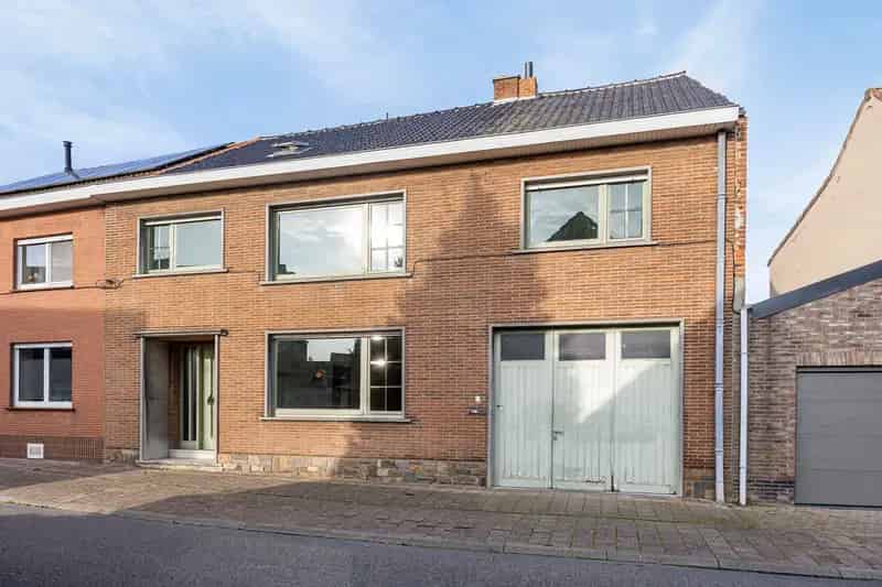 Gezinswoning 5 slaapkamers ruime garage grote tuin