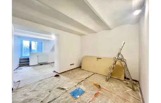 Huur 4 slaapkamer huis van 170 m² in Charleroi