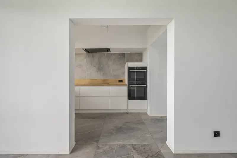 Appartement te koop Deurne: Instapklaar met Uitzicht en Modern Interieur