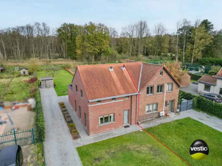 RUIME, INSTAPKLARE WONING OP PRACHTIGE LOCATIE TE TERMIEN.