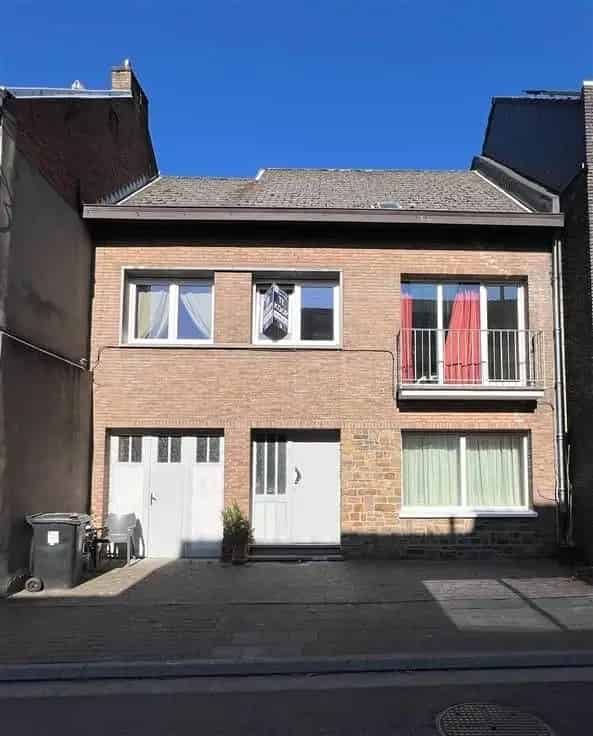 Huis Te Koop Erembodegem: Ruime Rijwoning 3 Slaapkamers Garage Tuin
