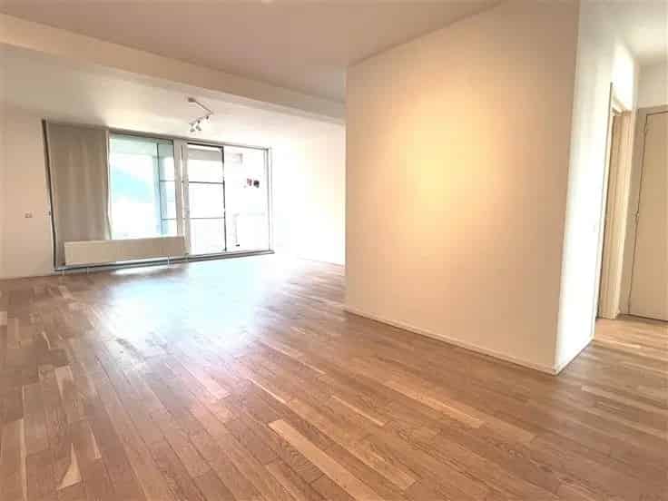 2 Slaapkamer Appartement Te Koop Ruim Terras Dubbele Autostaanplaats