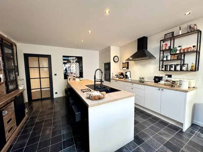 Halfopen Woning 3 slaapkamers Tuin Garage Centrum