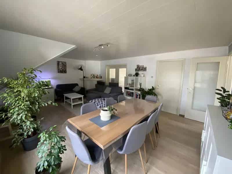 Opbrengsteigendom Sint-Pieters-Leeuw 2 Appartementen 2 Commerciële Ruimtes