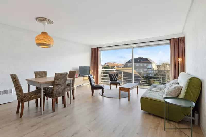 Gerenoveerd Appartement te Koop Sint-Idesbald