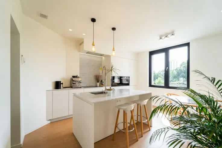Huis Te Koop: Gerenoveerde Energiezuinige Woning Nabij Hof van Leysen