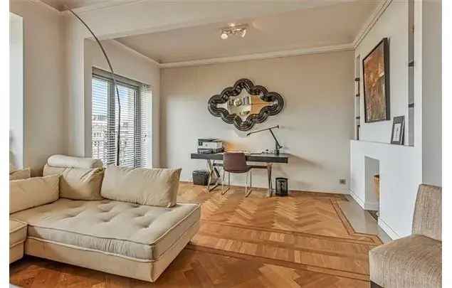 Huur 3 slaapkamer appartement van 179 m² in Antwerp