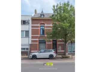 Handelspand te Koop Maaseik Centrum - Diverse Mogelijkheden