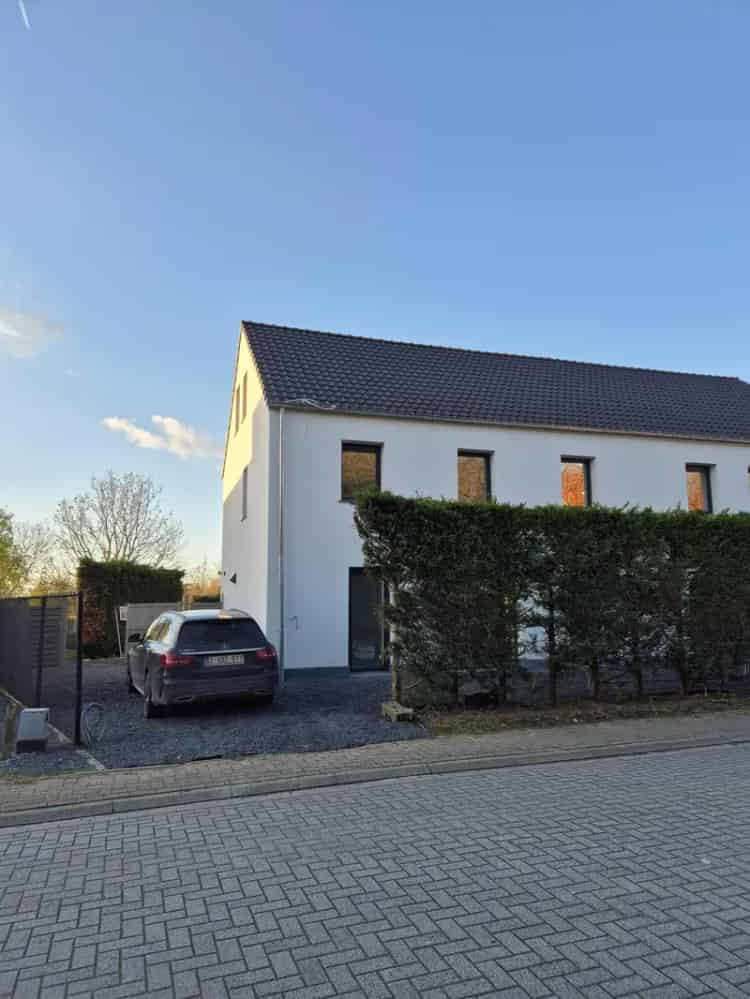 Gerenoveerde woning 4 slaapkamers Testelt