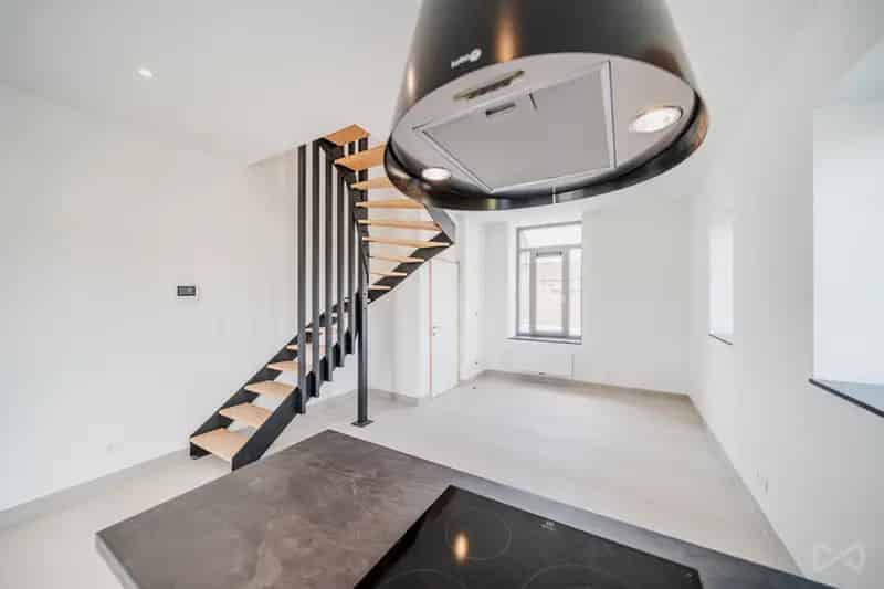 Triplex Hodeige 123m² Gerenoveerd 2 Parkings Tuin
