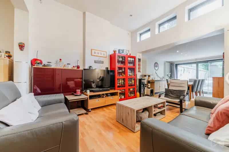 Huis te koop Nijvel: 3 slaapkamers, 2 badkamers, garage en tuin