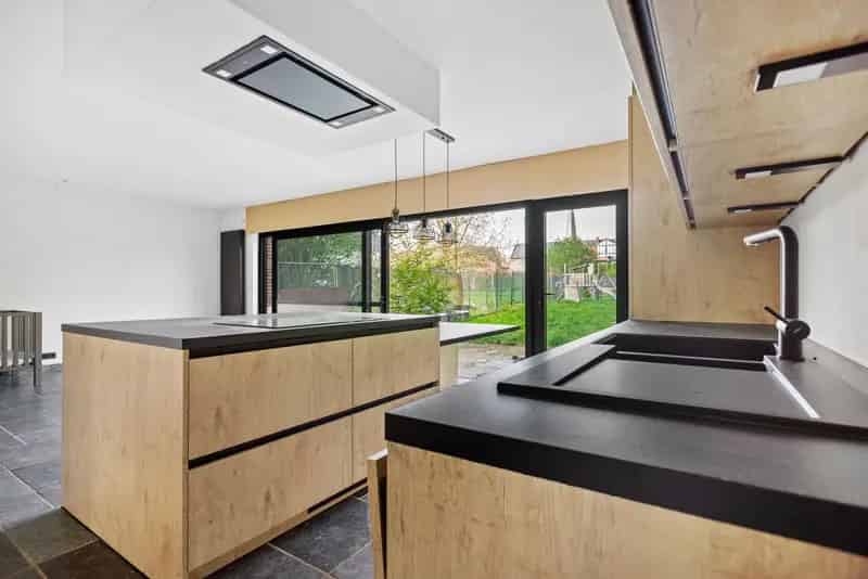 Moderne Gezinswoning te Sint Kwintens Lennik 213m²