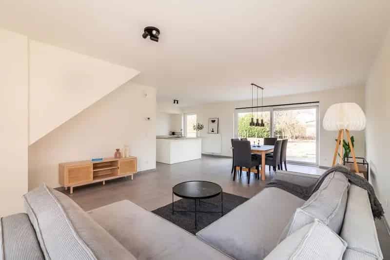 Twee Nieuwe Huizen te Vezon