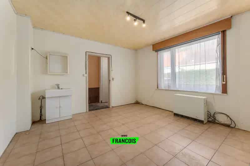 Huis te koop Zeebrugge: 3 slaapkamers, te renoveren