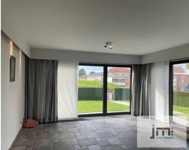 Ruime woning 4 slaapkamers dubbele garage