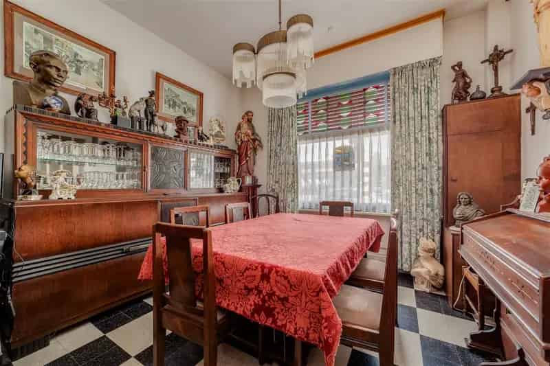 Te renoveren huis 3 slaapkamers grote tuin