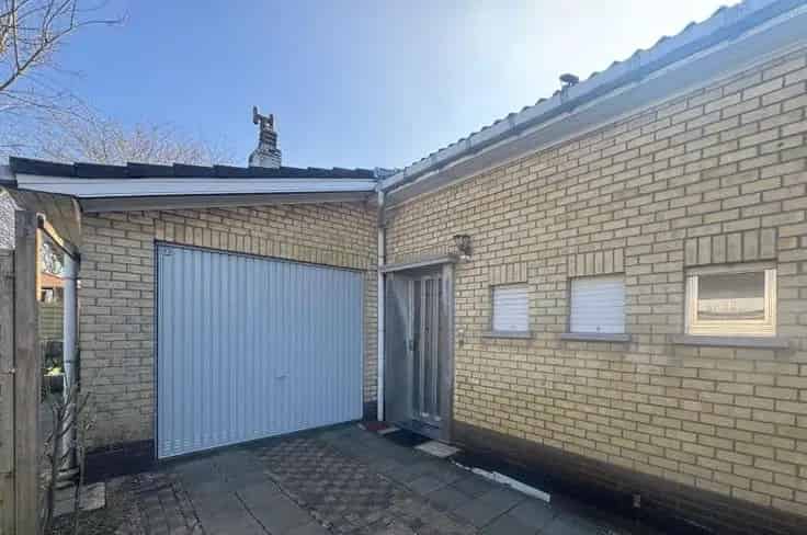 Huis te Koop Brugge: 3 Slaapkamers, Garage en Tuin