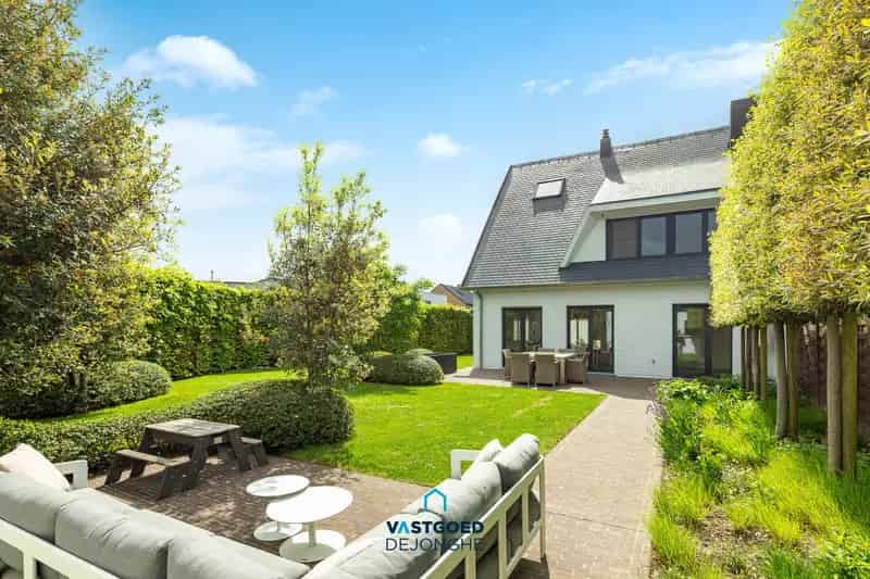 Ruime gerenoveerde woning te huur nabij centrum De Pinte