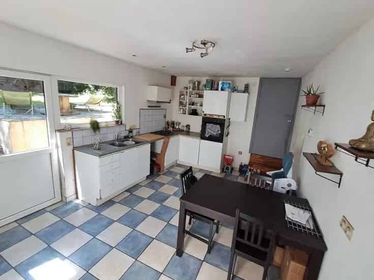 Huis te Koop: 2 slaapkamers, tuin, bouwgrond nabij Luik