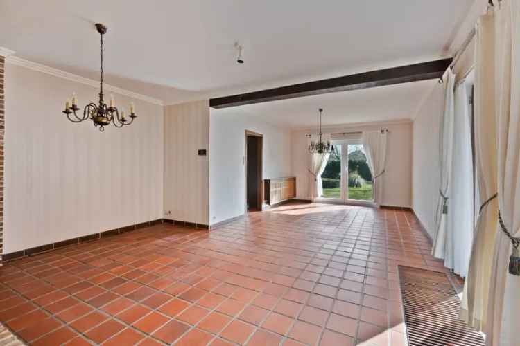 Gezinswoning te Lauw met Tuin Rustige Ligging
