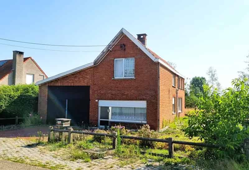 Huis te koop: Te renoveren woning 3 slaapkamers