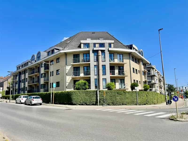 Gerenoveerde Studio te Huur Nabij Woluwe Shopping Center