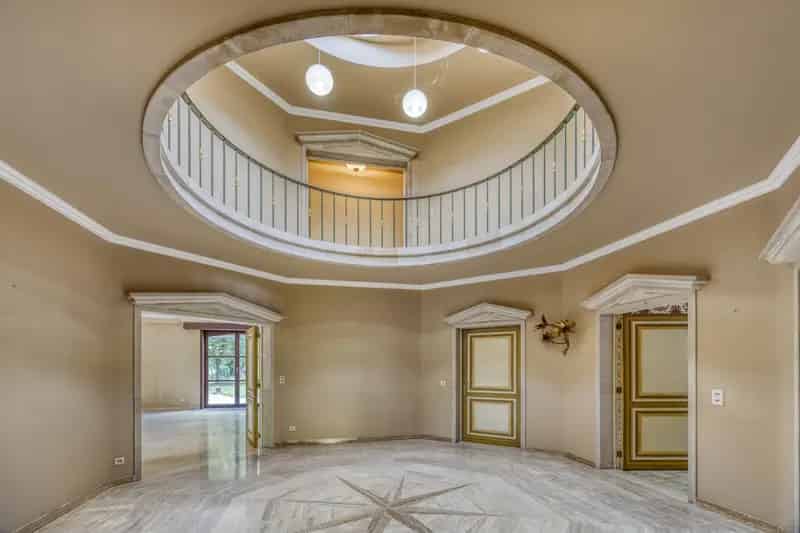 Statige Villa te Koop in Bunsbeek
