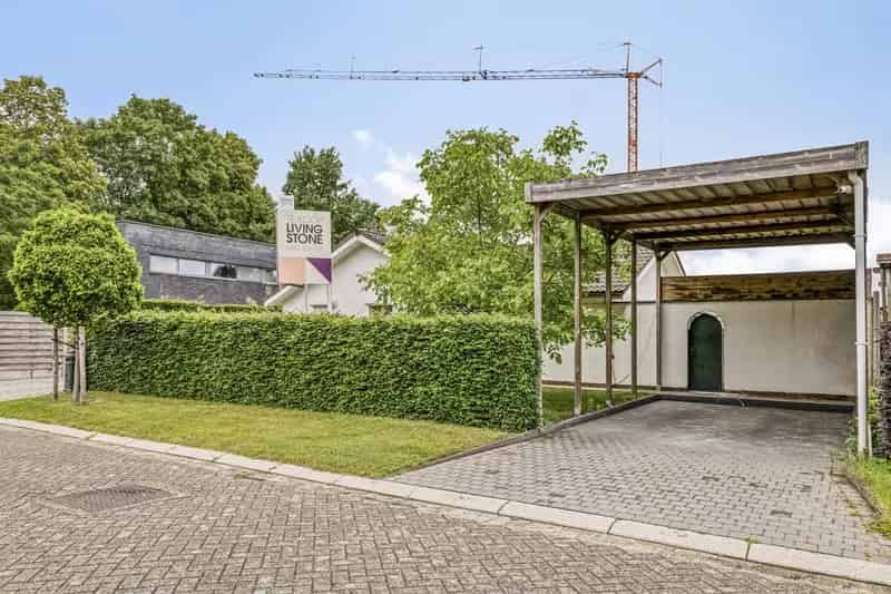 Gezellige gelijkvloerse woning met tuin en zwembad