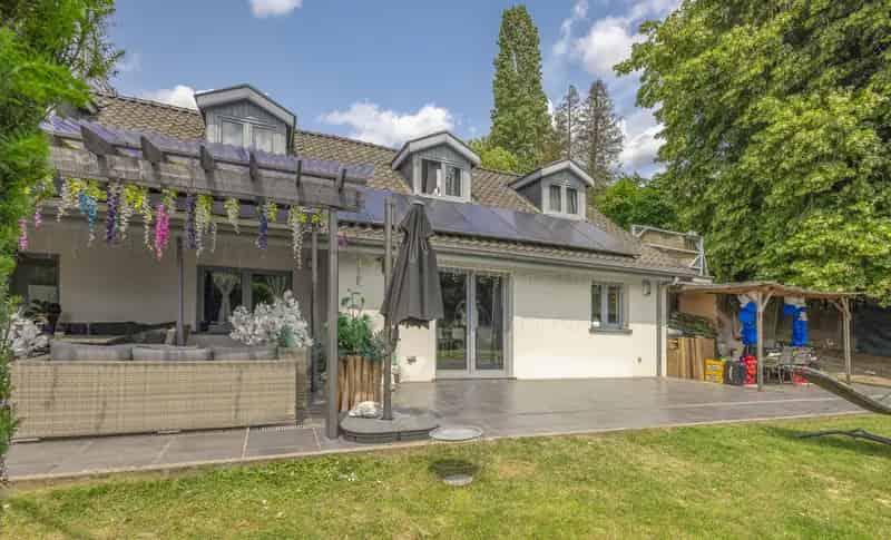 Gerenoveerde Villa te Dilbeek - Grote Tuin - 4 slaapkamers