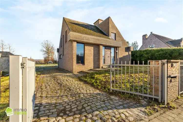 Te koop villa in Lebbeke met ruim groen uitzicht