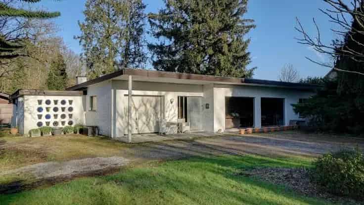 Gelijkvloers Landhuis 181m² 24 Are Zonnepanelen Garage