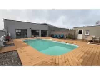 Huis te koop Tubize - Luxe Loft met Zwembad en Carport