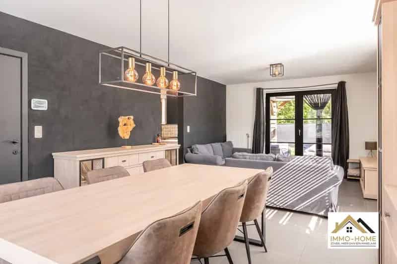 Recente Energiezuinige Ruime HOB in Woonwijk